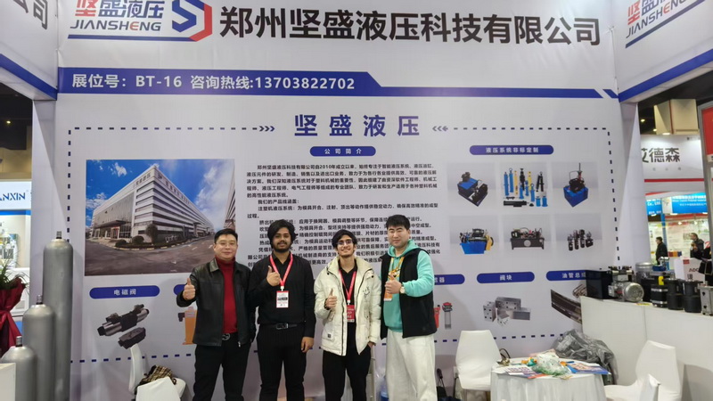 ������˲ι�֣��k8����Һѹչλ